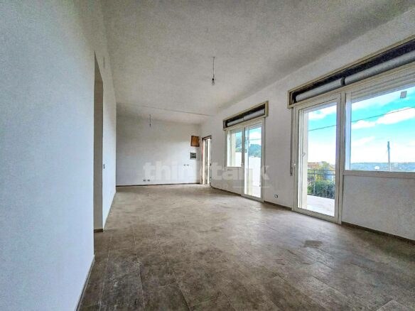 We Offer A Villa Located In A Strategic Position Between Marina Di Ragusa And Ragusa, Perfect For Those Who Wan