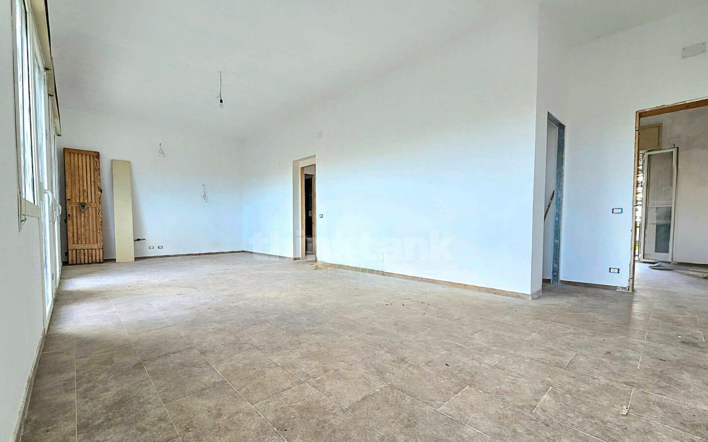 We Offer A Villa Located In A Strategic Position Between Marina Di Ragusa And Ragusa, Perfect For Those Who Wan
