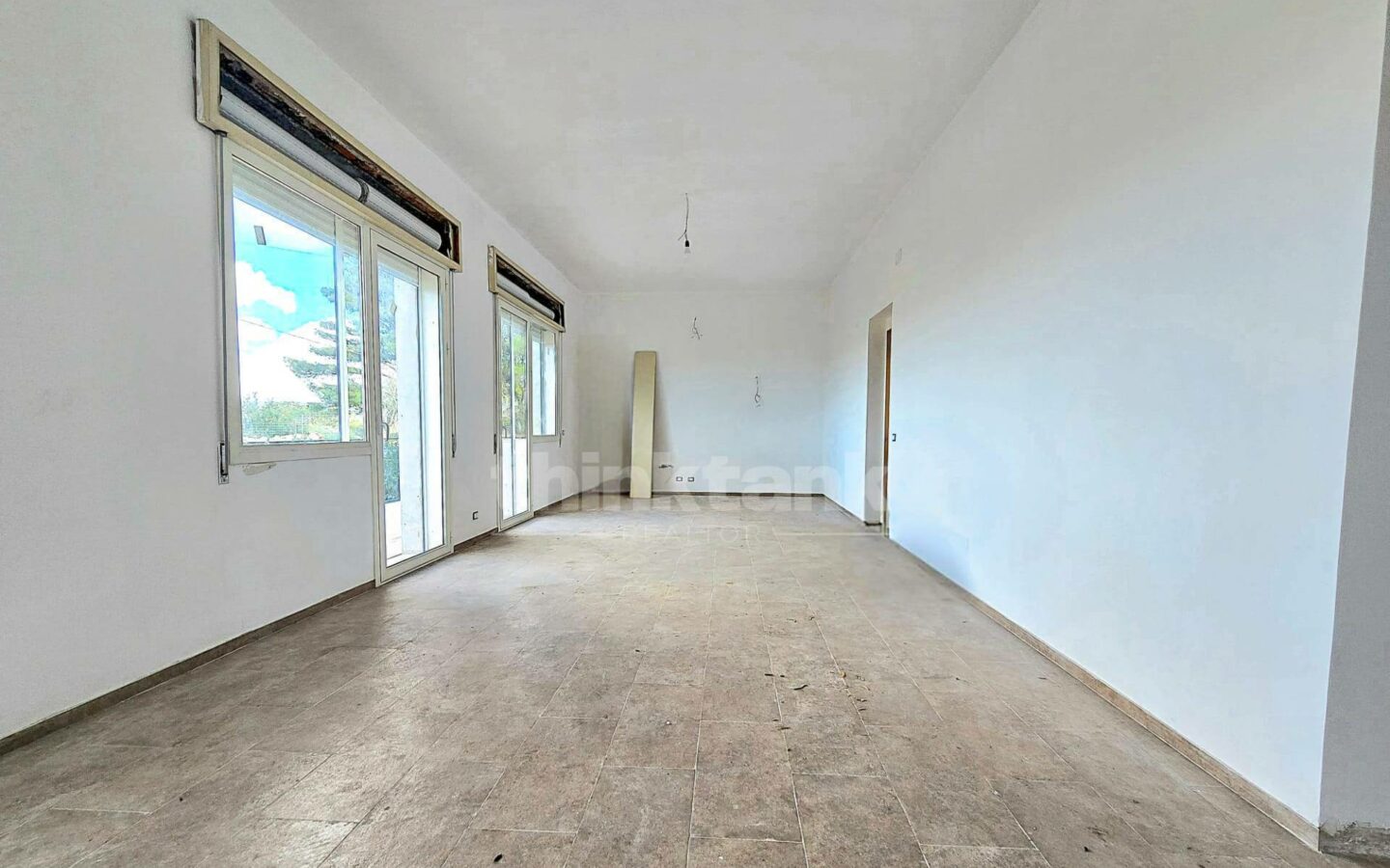 We Offer A Villa Located In A Strategic Position Between Marina Di Ragusa And Ragusa, Perfect For Those Who Wan