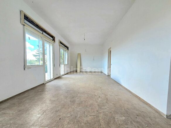 We Offer A Villa Located In A Strategic Position Between Marina Di Ragusa And Ragusa, Perfect For Those Who Wan