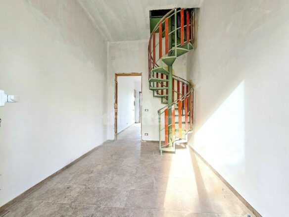 We Offer A Villa Located In A Strategic Position Between Marina Di Ragusa And Ragusa, Perfect For Those Who Wan