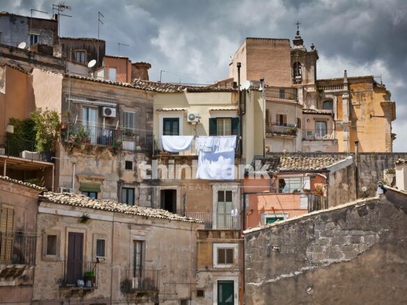 Renovated Detached House In The Heart Of Ragusa, A Few Steps From The Duomo.