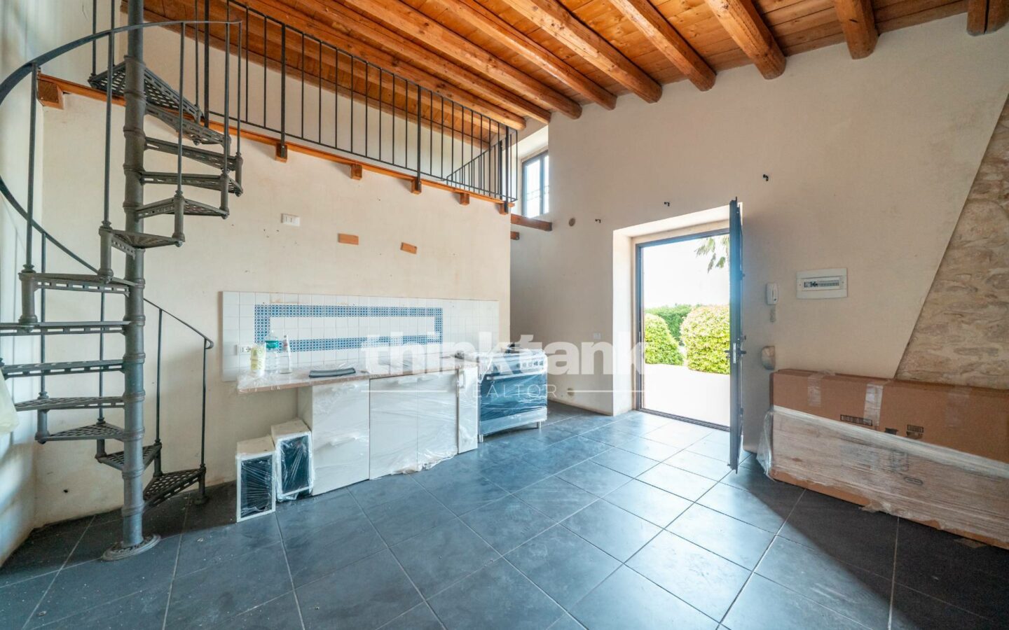 Renovated Accommodation Facility With Swimming Pool And Green Facilities