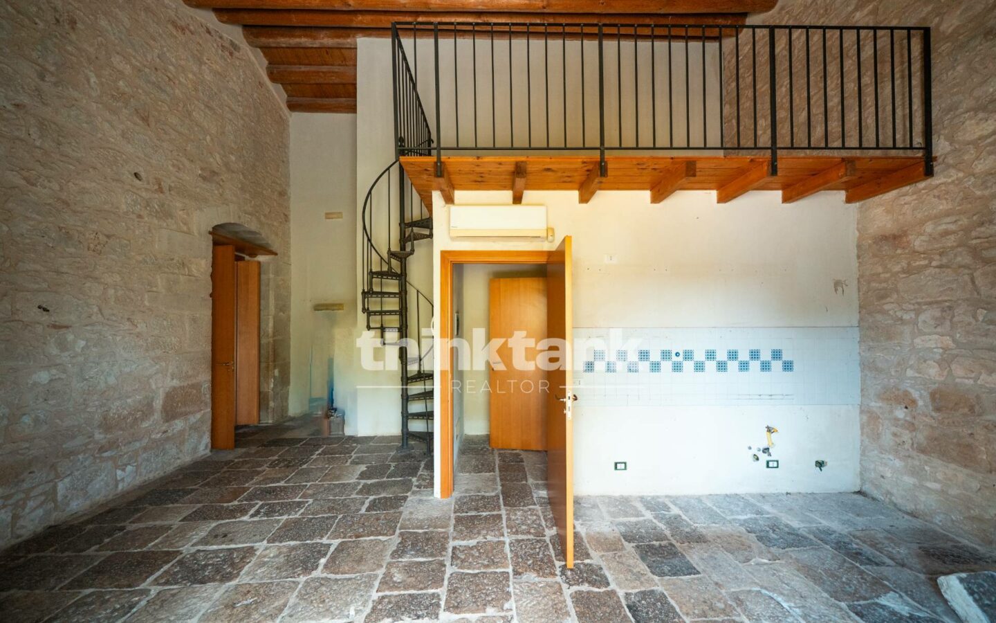 Renovated Accommodation Facility With Swimming Pool And Green Facilities