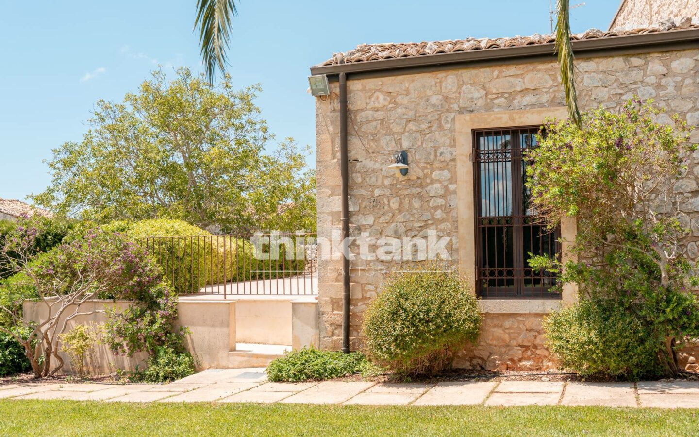 Renovated Accommodation Facility With Swimming Pool And Green Facilities