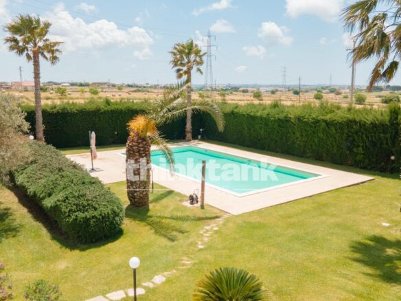 Renovated Accommodation Facility With Swimming Pool And Green Facilities