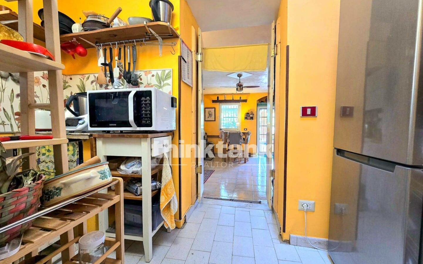 Villa In Modica Bassa With A Natural Cave And 1,600 Sq M Of Land.