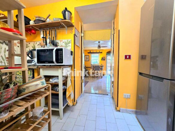 Villa In Modica Bassa With A Natural Cave And 1,600 Sq M Of Land.
