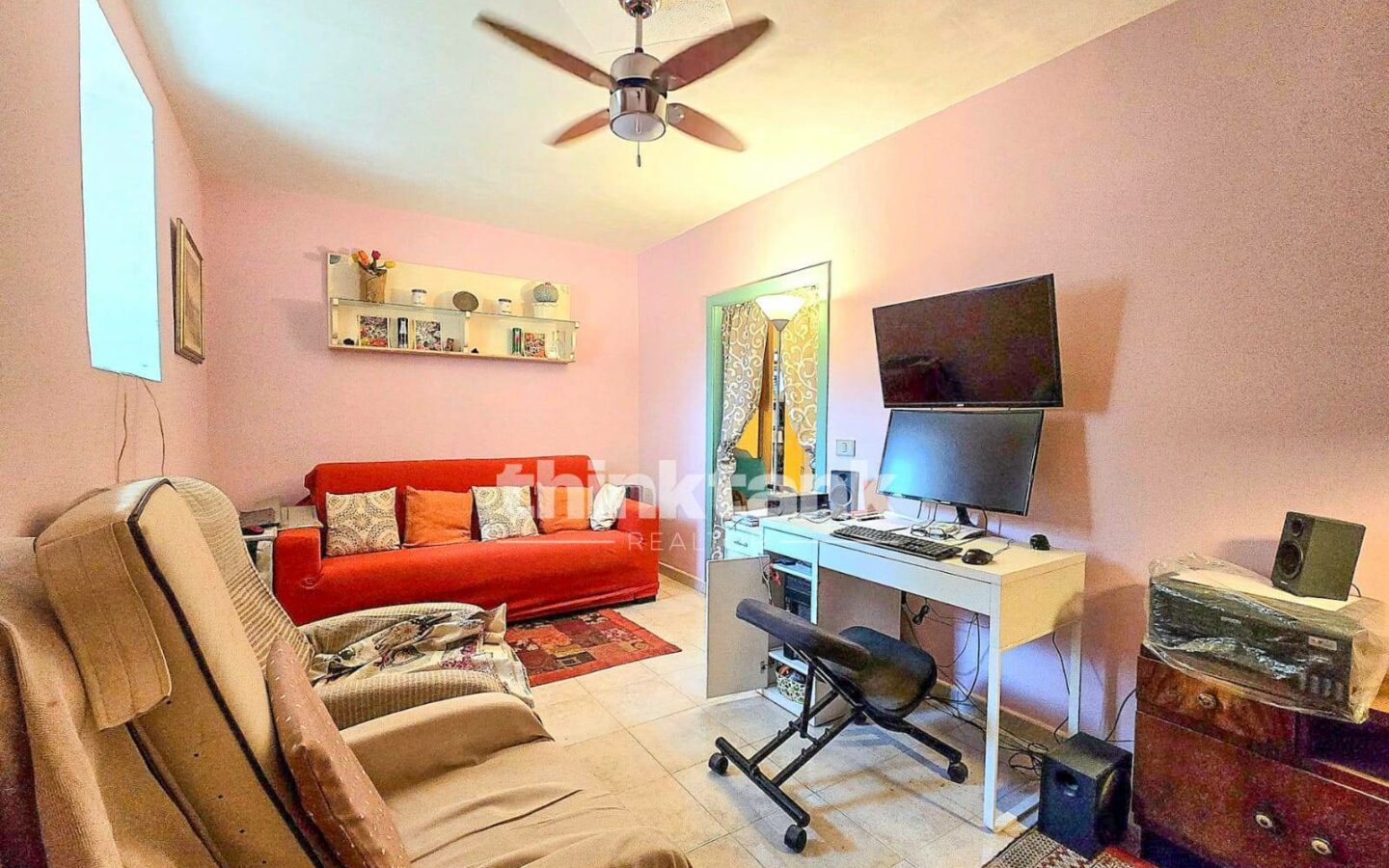 Villa In Modica Bassa With A Natural Cave And 1,600 Sq M Of Land.