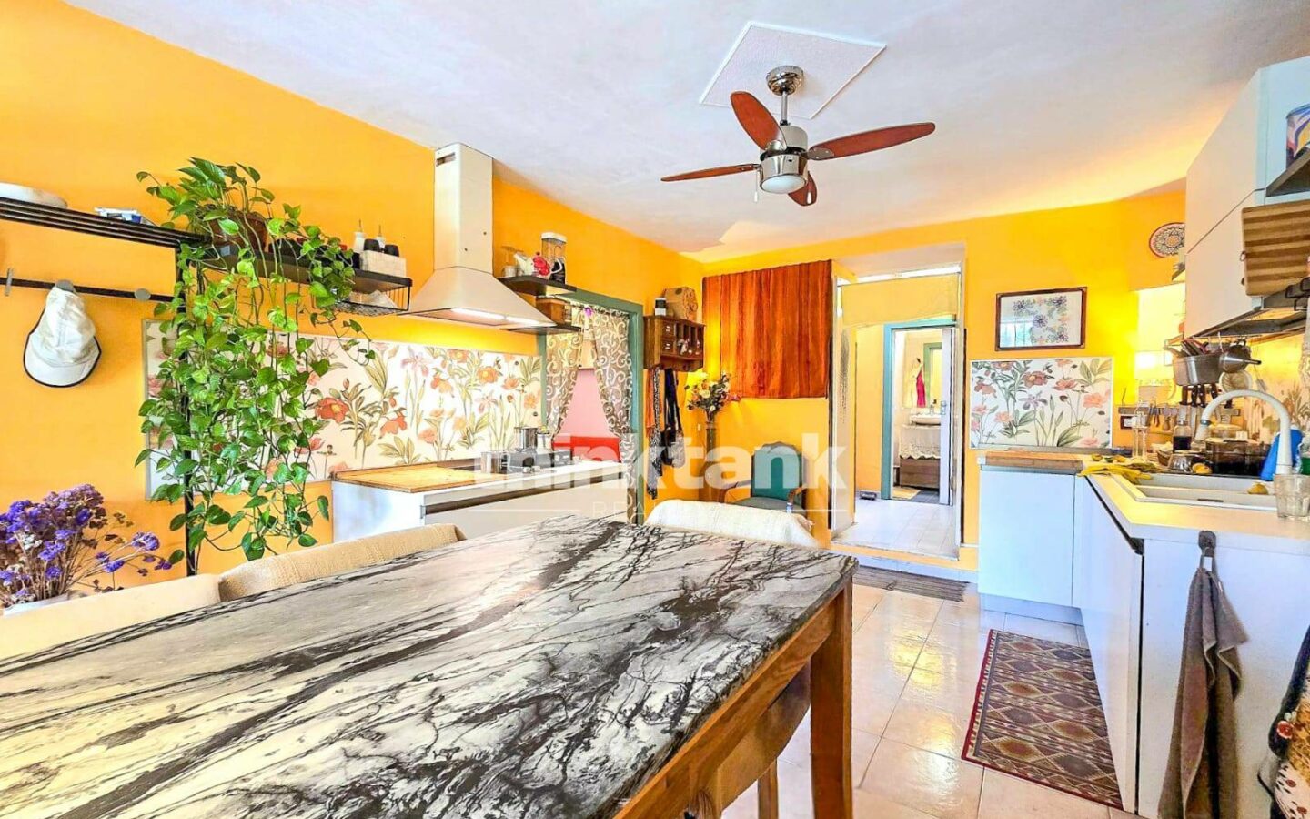 Villa In Modica Bassa With A Natural Cave And 1,600 Sq M Of Land.