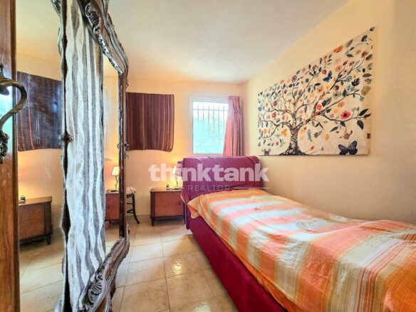 Villa In Modica Bassa With A Natural Cave And 1,600 Sq M Of Land.