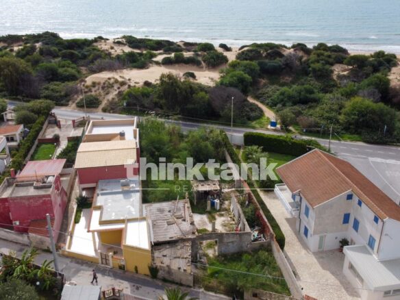 Seafront Farmhouse In Santa Maria Del Focallo, Ispica – 850 Sq M Land And Plans For A 225 Sq M Villa