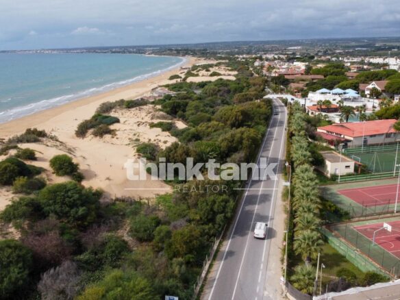 Seafront Farmhouse In Santa Maria Del Focallo, Ispica – 850 Sq M Land And Plans For A 225 Sq M Villa