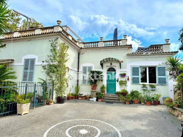 Luxury Apartment In Castel Gandolfo With Lake View, 130 Sq M Terrace, And Private Garden