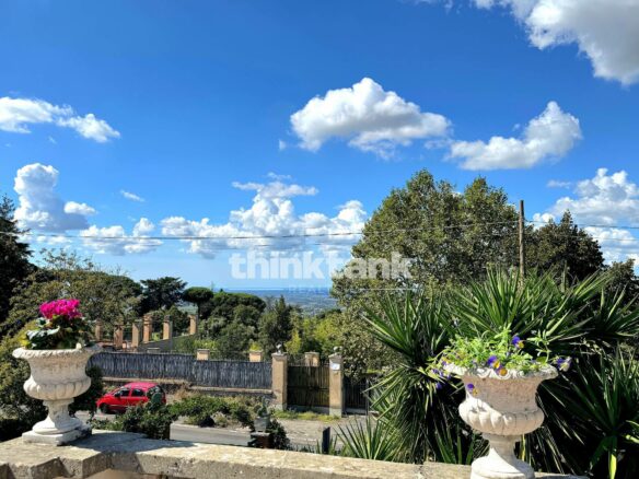 Luxury Apartment In Castel Gandolfo With Lake View, 130 Sq M Terrace, And Private Garden