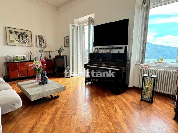 Luxury Apartment In Castel Gandolfo With Lake View, 130 Sq M Terrace, And Private Garden