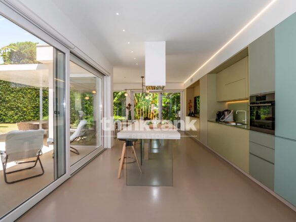 Newly Built Semi-detached Villa In Marina Di Ragusa, 800 Meters From The Sea.