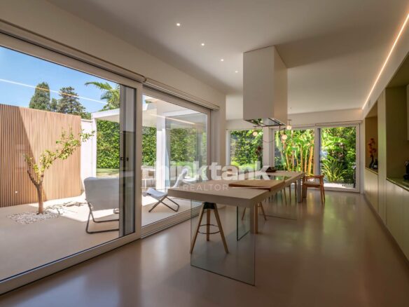 Newly Built Semi-detached Villa In Marina Di Ragusa, 800 Meters From The Sea.