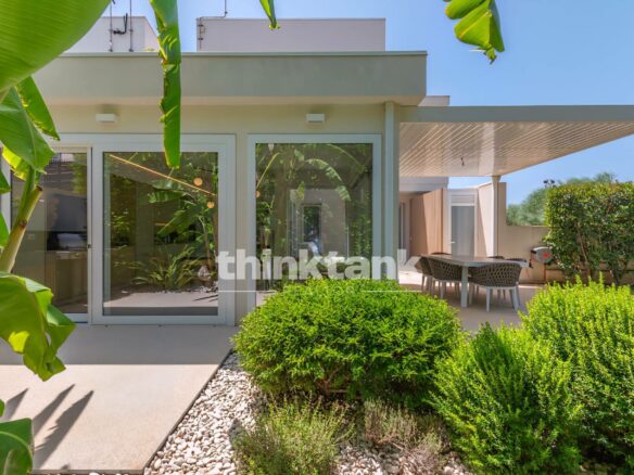 Newly Built Semi-detached Villa In Marina Di Ragusa, 800 Meters From The Sea.