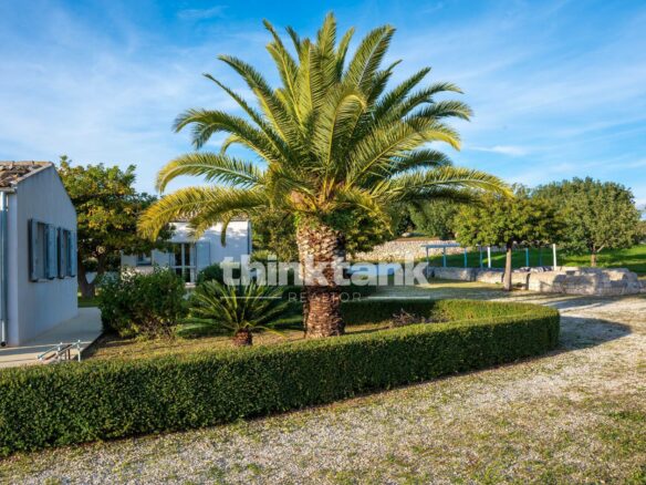 Prestigious Villa In The Modica Countryside, 10 Minutes From Pozzallo