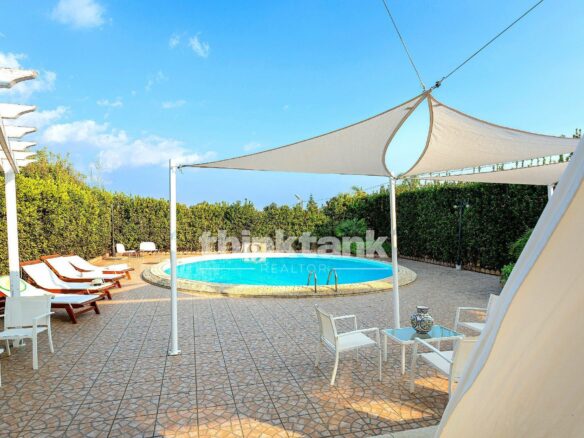Villa In Santa Maria Del Focallo (ispica) With Pool, A Short Walk From The Sea