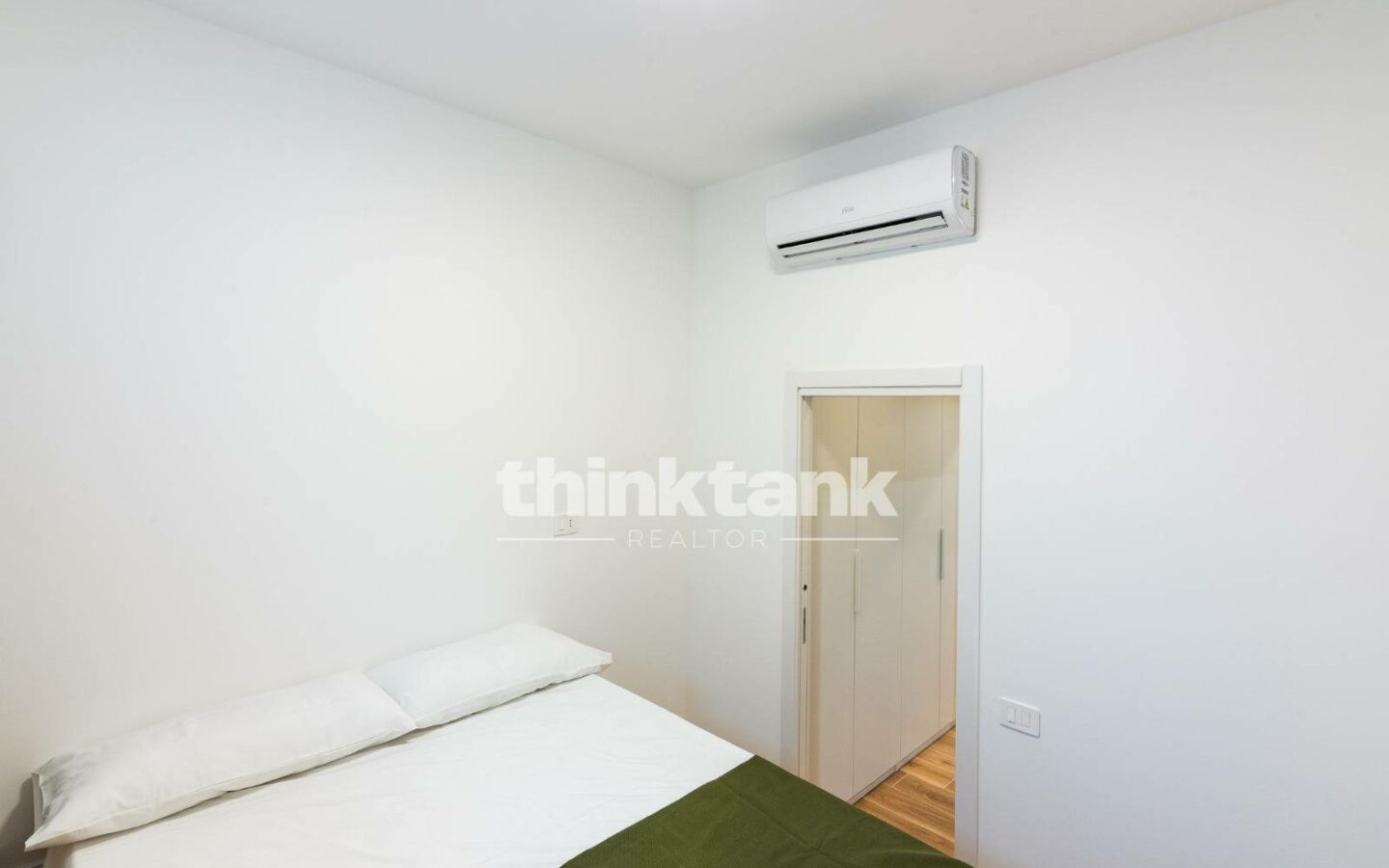 Renovated And Furnished Two-room Apartment In Milan – Ideal For A High-yield Investment