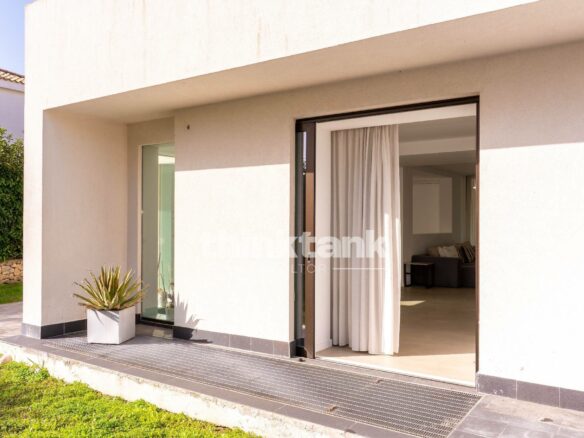 Luxury Villa With Pool In Syracuse – Contrada Isola.