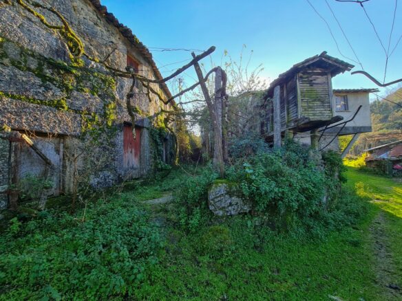 Propriedade Unica; Qta Rural C/8 Artº Urbanos P/habitação, +3ha Terreno – Vale – Arcos De Valdevez – Portugal