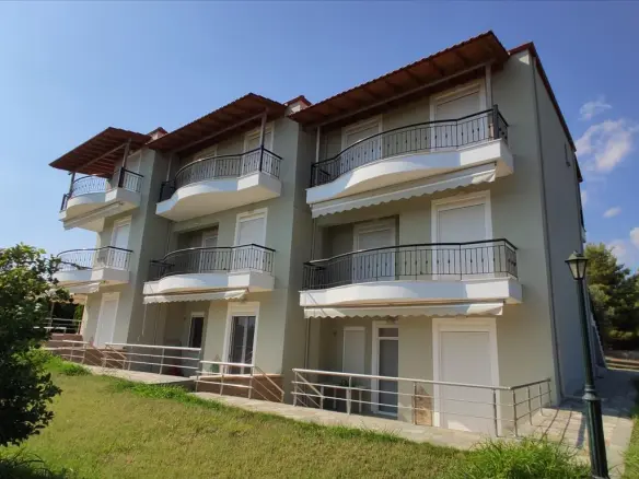 Detached House In Poligiros, Greece (360 M²)
