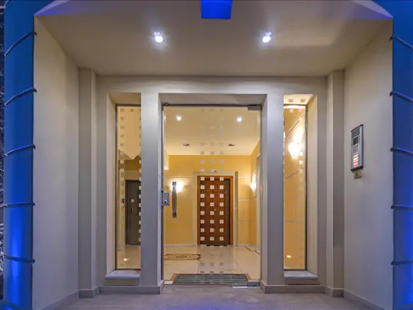 Building In Glyfada, Greece (1.000 M²)