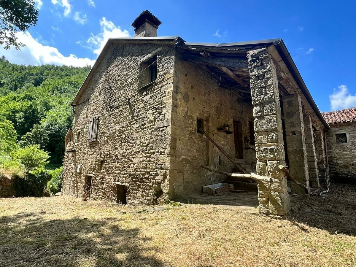 Farmhouse In Marradi Village