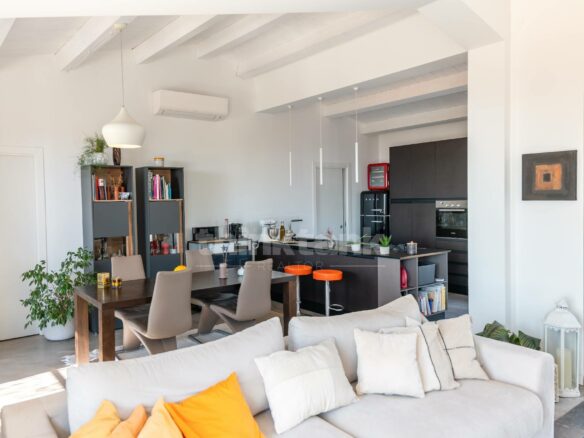 We Offer A Villa Located In The Quiet And Panoramic Bochini District Of Avola.