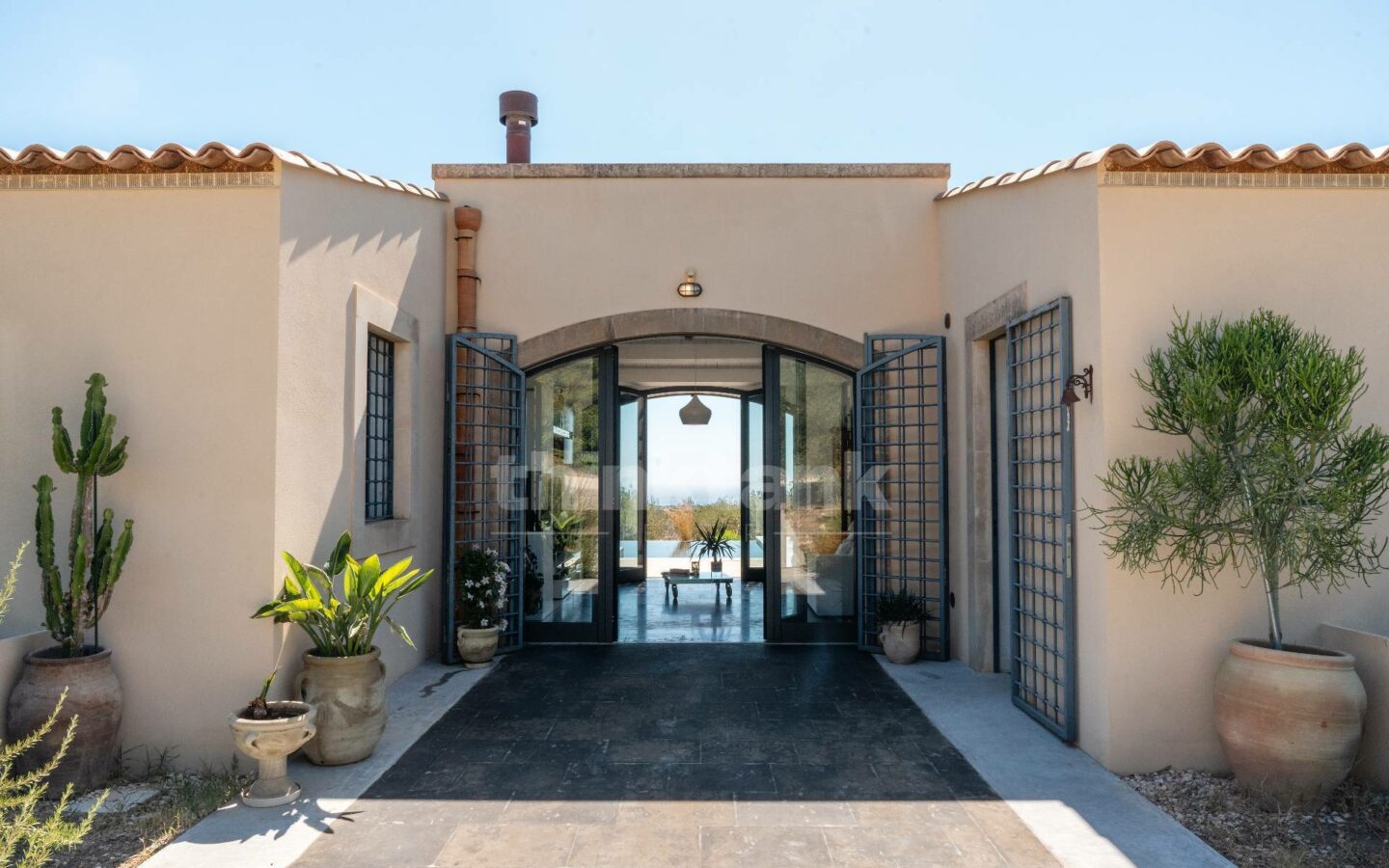 We Offer A Villa Located In The Quiet And Panoramic Bochini District Of Avola.