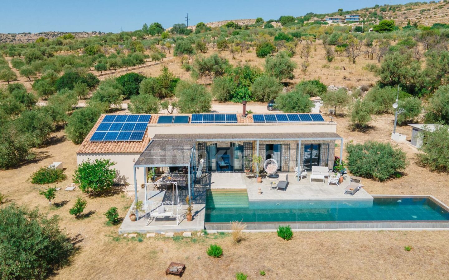 We Offer A Villa Located In The Quiet And Panoramic Bochini District Of Avola.