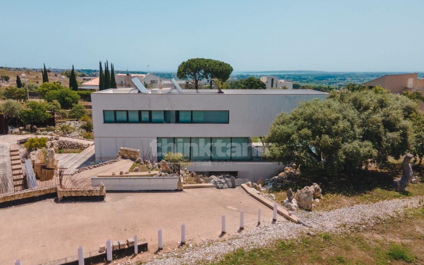 Syracuse, Tremmilia: A Few Kilometers From The City, In A Residential Area, We Offer An Inimitable Villa.