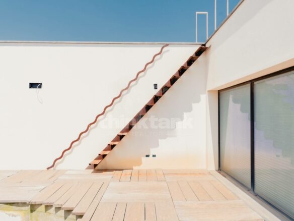 Syracuse, Tremmilia: A Few Kilometers From The City, In A Residential Area, We Offer An Inimitable Villa.