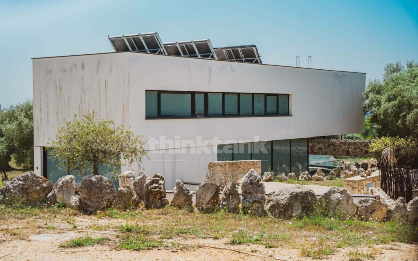 Syracuse, Tremmilia: A Few Kilometers From The City, In A Residential Area, We Offer An Inimitable Villa.
