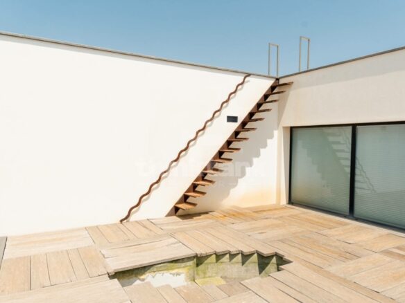 Syracuse, Tremmilia: A Few Kilometers From The City, In A Residential Area, We Offer An Inimitable Villa.