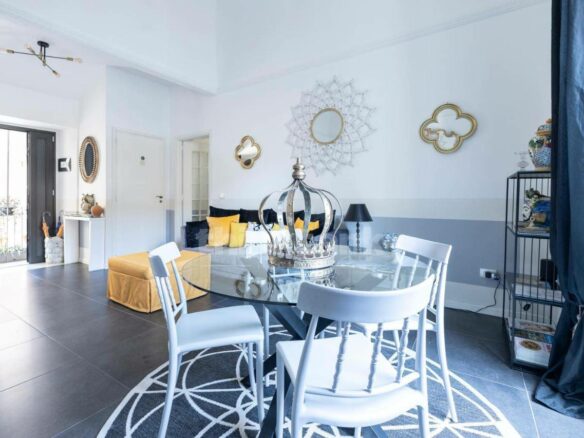 Apartment In Catania’s Historic Center In A Historic Building With Elevator.