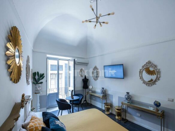 Apartment In Catania’s Historic Center In A Historic Building With Elevator.