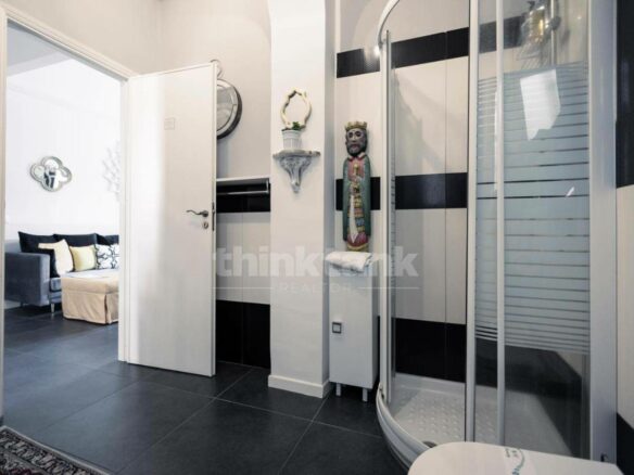 Apartment In Catania’s Historic Center In A Historic Building With Elevator.