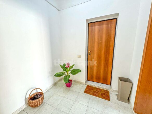 80 M2 Apartment In Noto, First Floor, Central Location