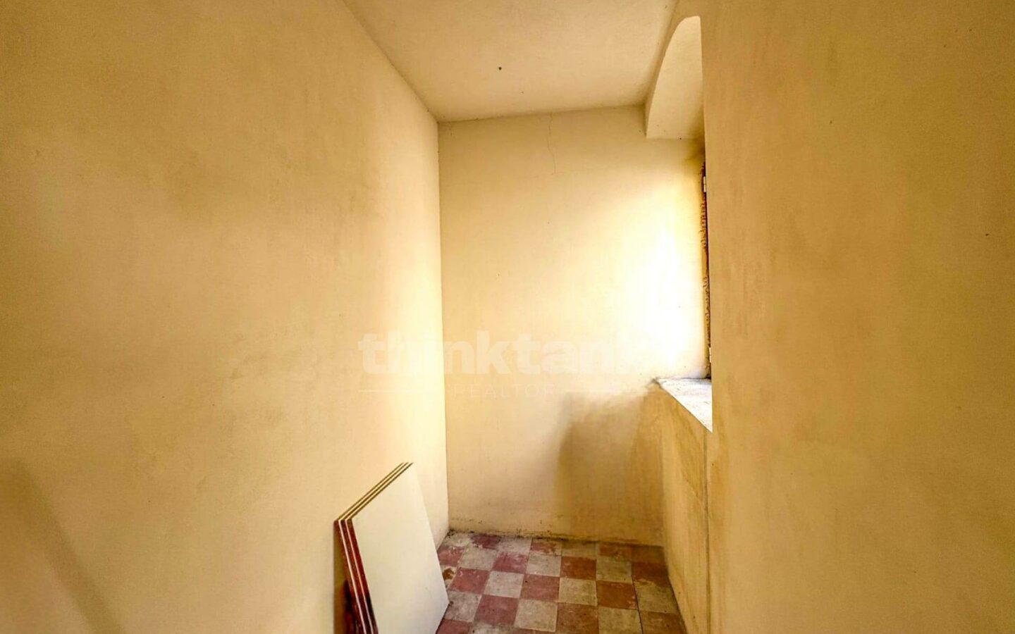 80 M2 Apartment In Noto, First Floor, Central Location