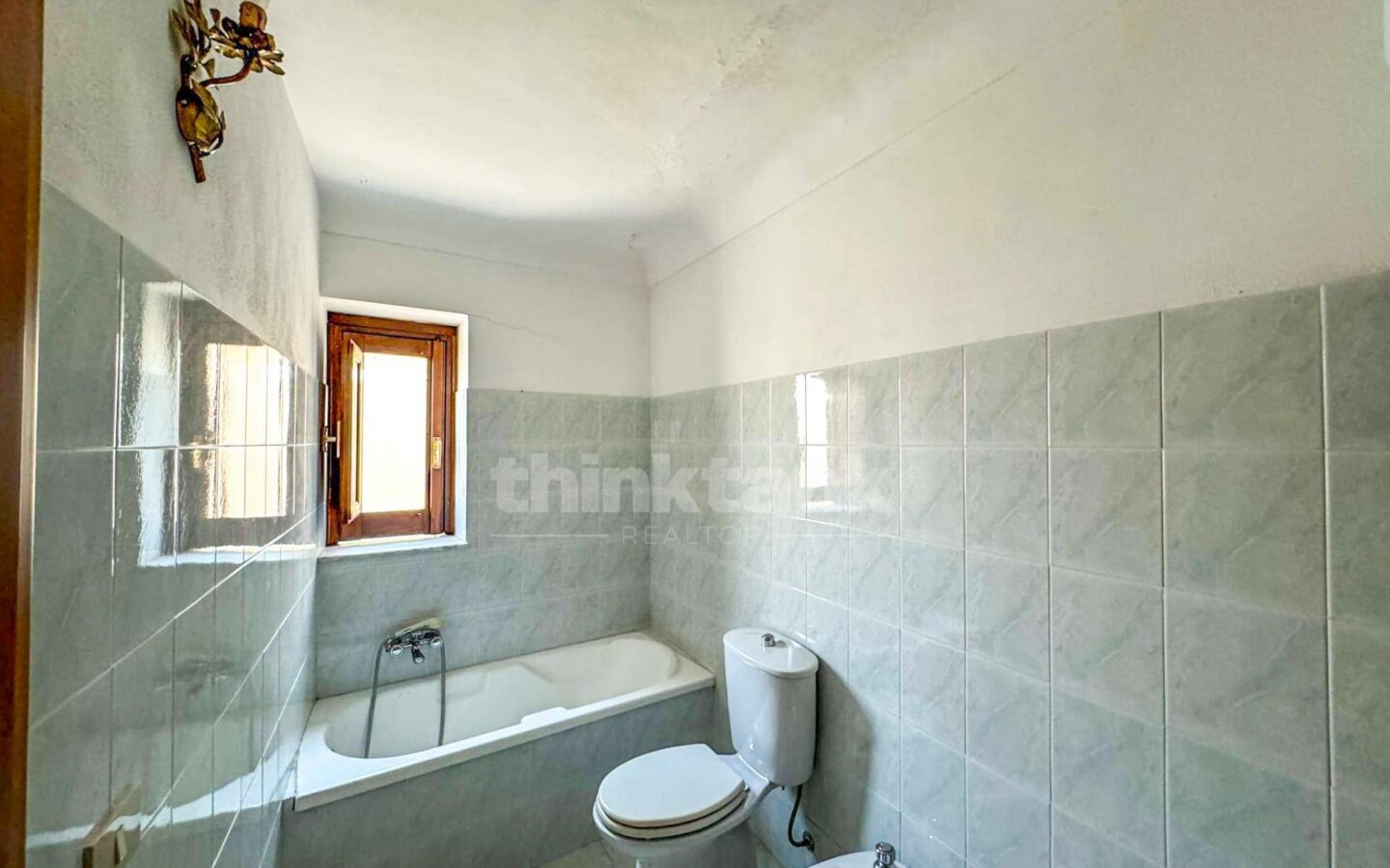80 M2 Apartment In Noto, First Floor, Central Location