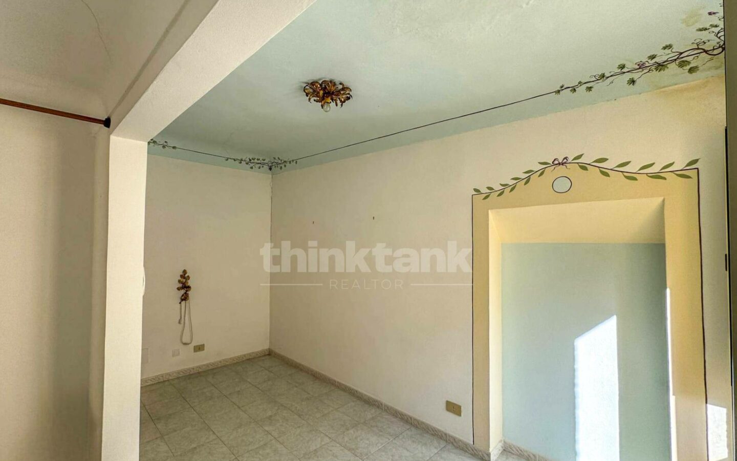 80 M2 Apartment In Noto, First Floor, Central Location