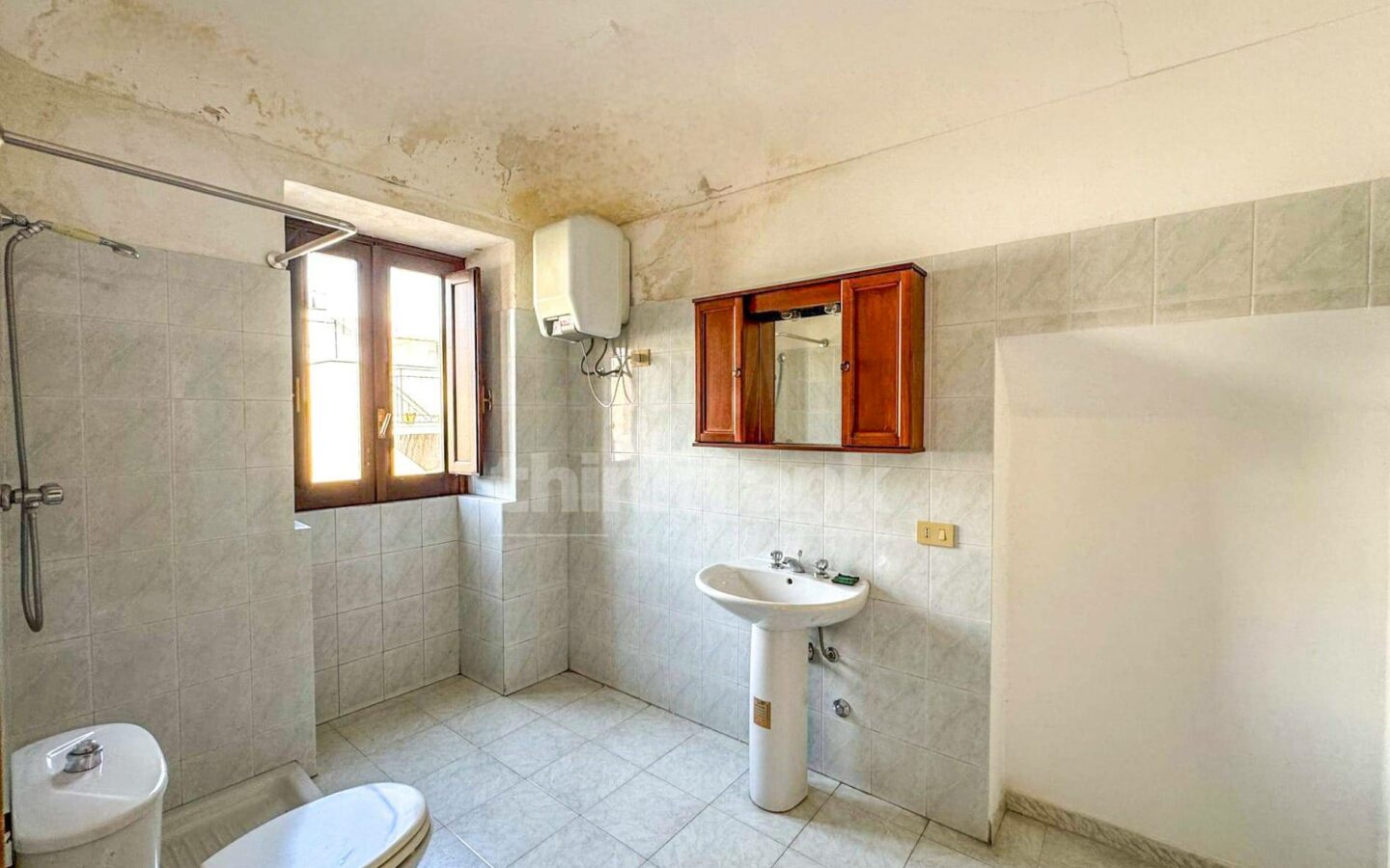 80 M2 Apartment In Noto, First Floor, Central Location