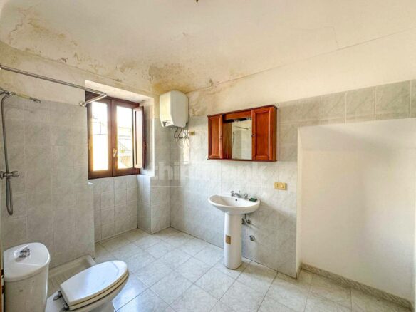 80 M2 Apartment In Noto, First Floor, Central Location