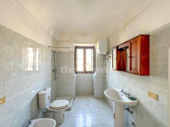 80 M2 Apartment In Noto, First Floor, Central Location