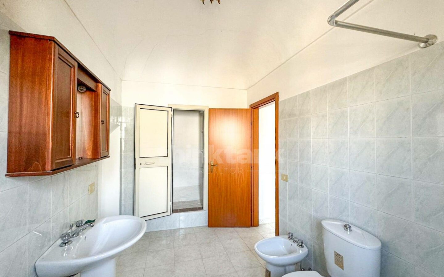 80 M2 Apartment In Noto, First Floor, Central Location