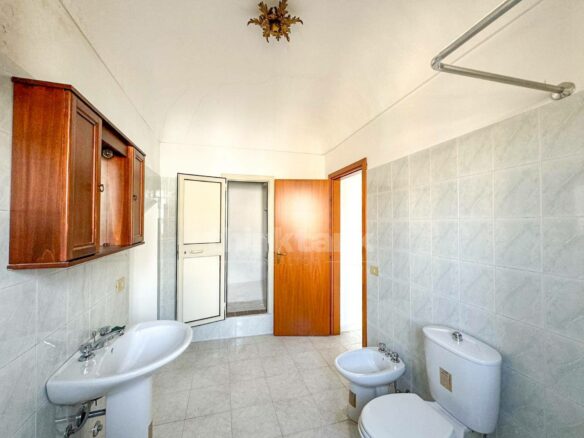 80 M2 Apartment In Noto, First Floor, Central Location